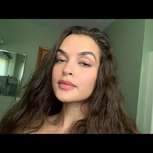 Meet your Posher, Jaclyn